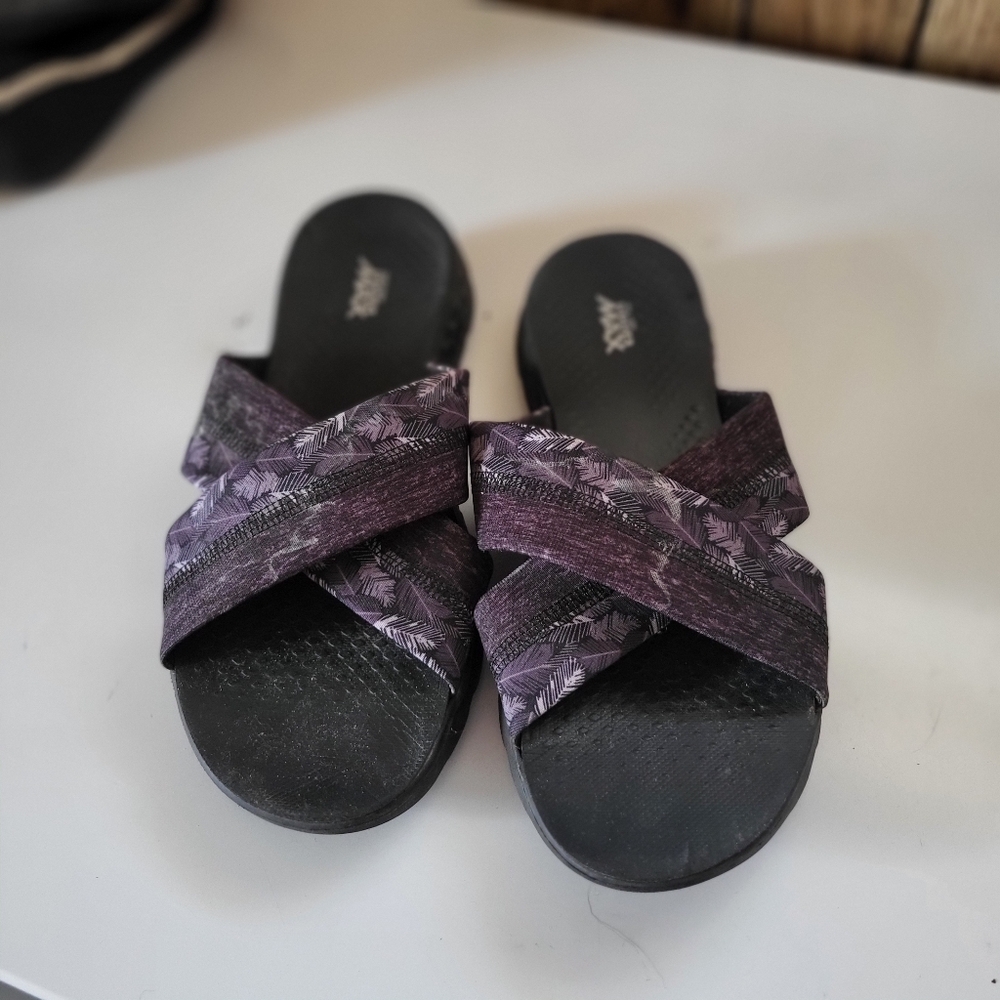 Skechers Goga Max Womens11 Slip On Sandals Floral Butterfly Black Straps Comfort